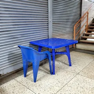 Minimalist Dining Plastic Table and Chair