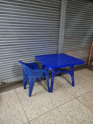 Minimalist Dining Plastic Table and Chair