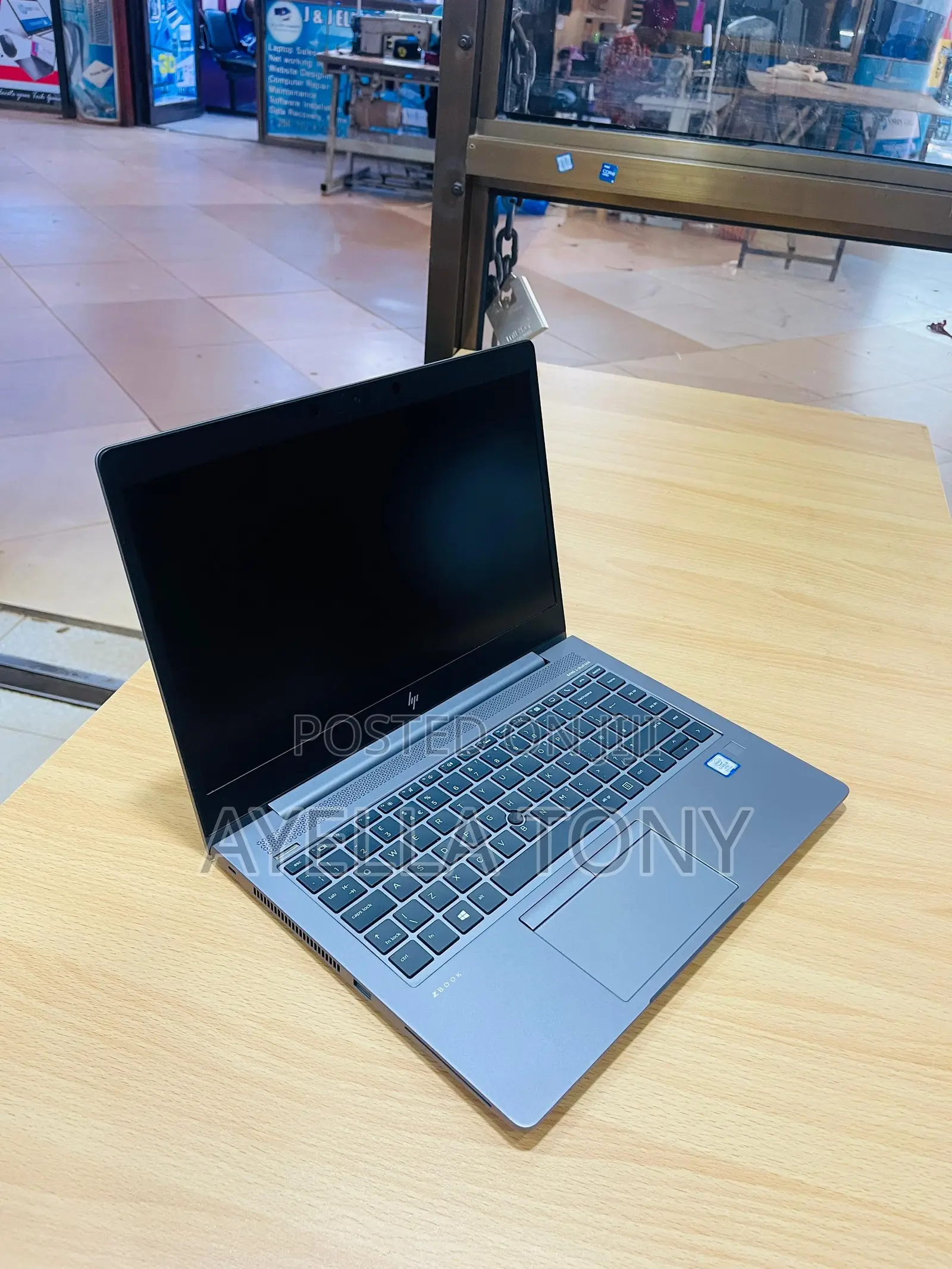 New Laptop HP ZBook 14u 8GB Intel Core i5 SSD 256GB