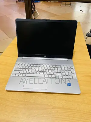 New Laptop HP Pavilion 15 8GB Intel Core i7 SSD 256GB