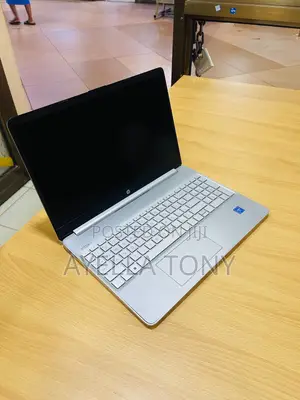 New Laptop HP Pavilion 15 8GB Intel Core i7 SSD 256GB