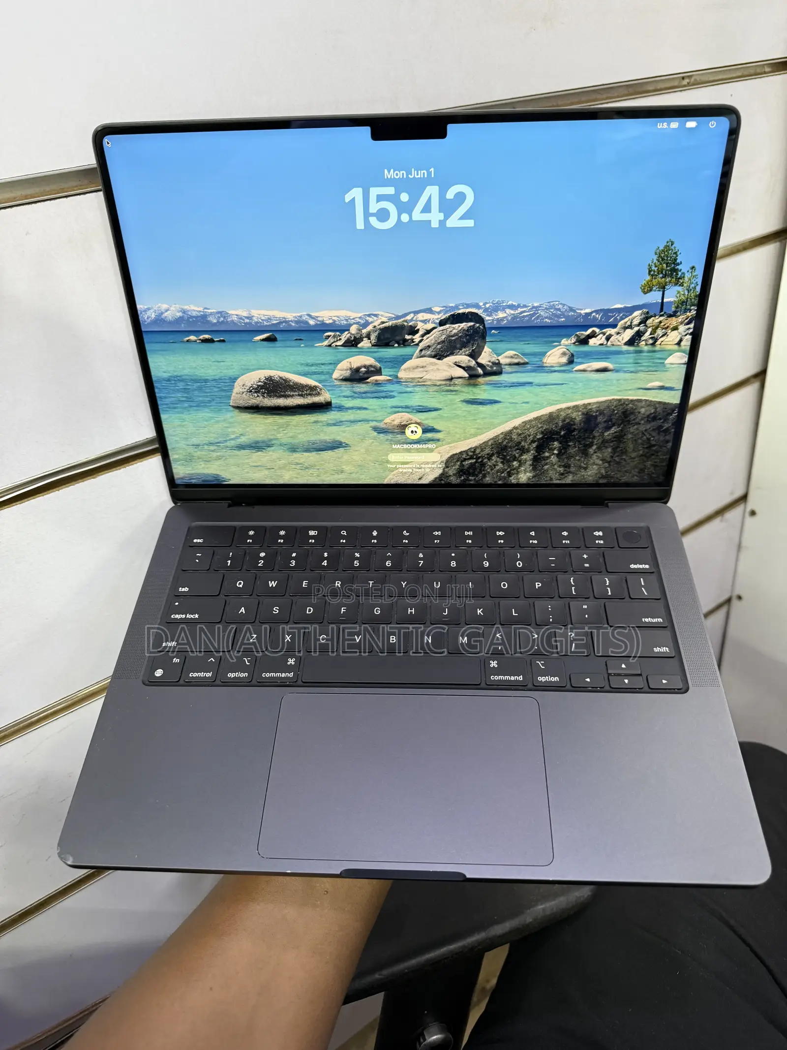 Laptop Apple MacBook Pro 2024 M4 Pro 24GB Apple M4 Pro SSD 512GB