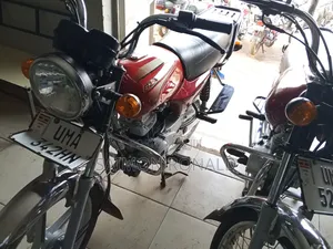Bajaj Boxer 100 2025 Red
