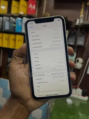 Apple iPhone XR 64 GB White