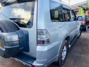 Mitsubishi Pajero 3.0 2009 Silver
