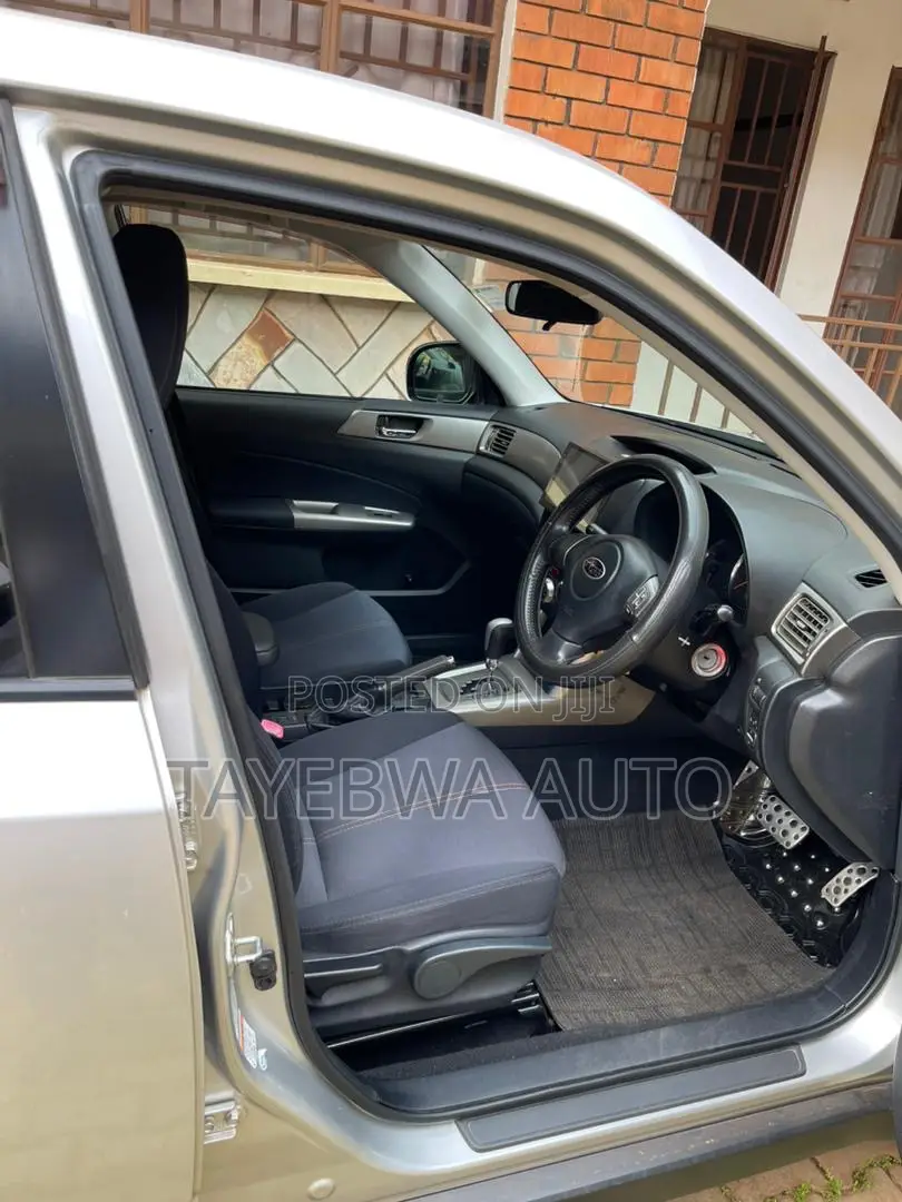 Subaru Forester 2010 Silver