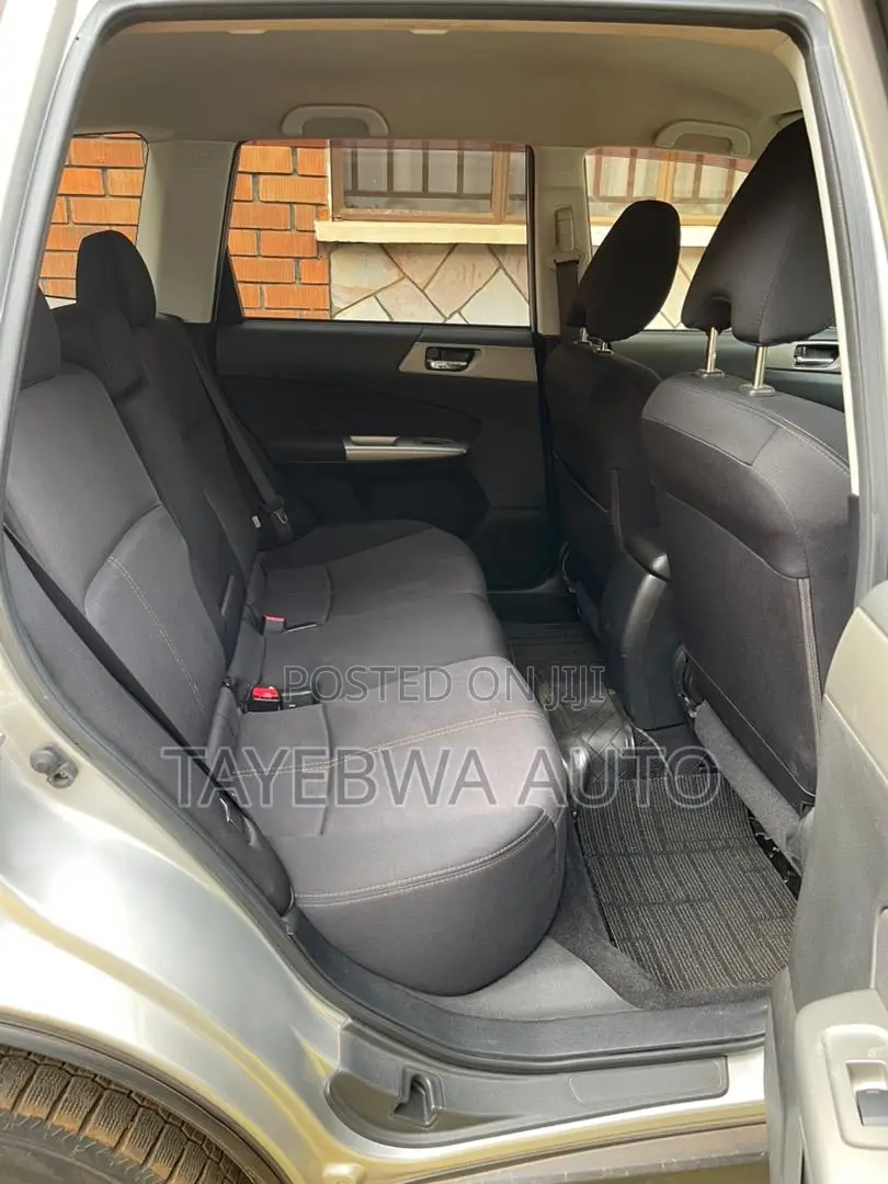 Subaru Forester 2010 Silver