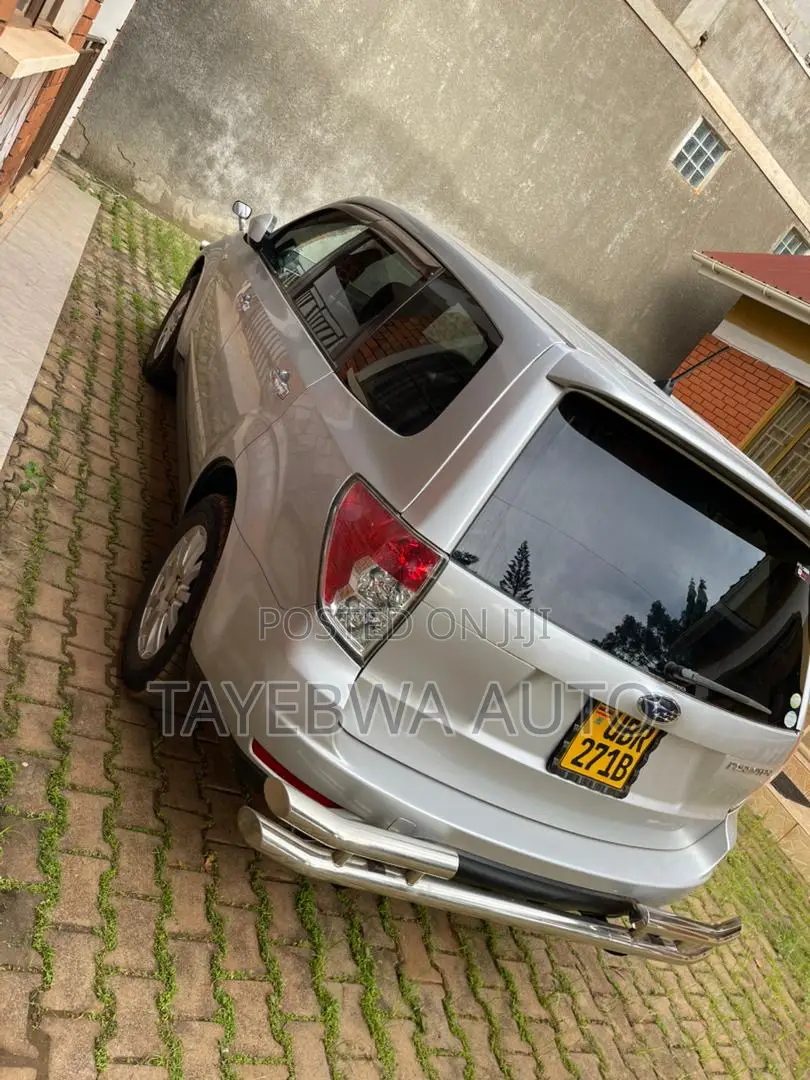 Subaru Forester 2010 Silver
