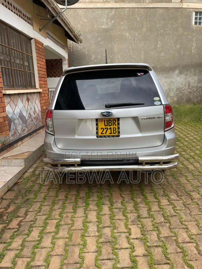 Subaru Forester 2010 Silver