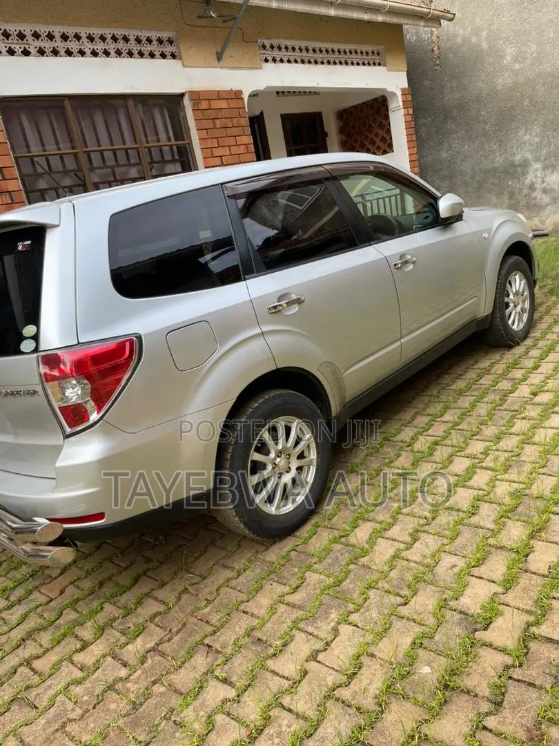 Subaru Forester 2010 Silver