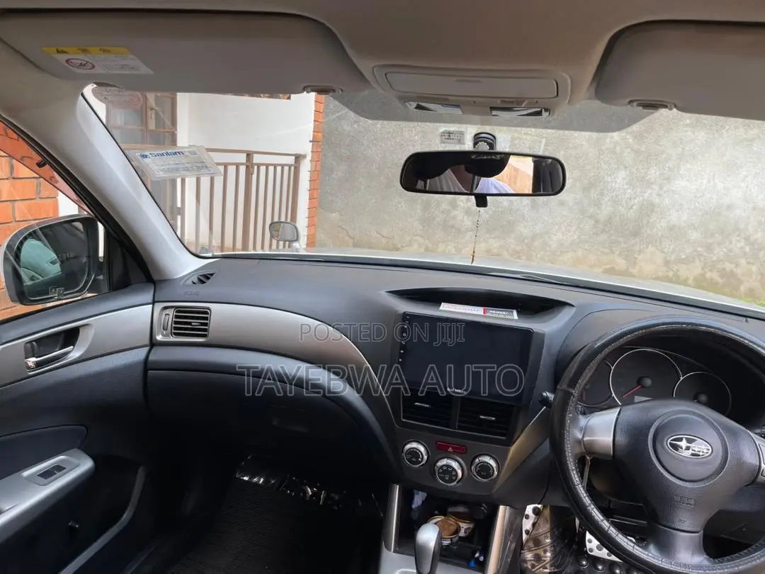 Subaru Forester 2010 Silver