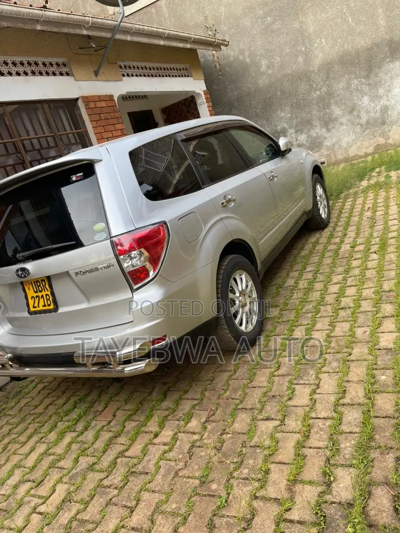 Subaru Forester 2010 Silver