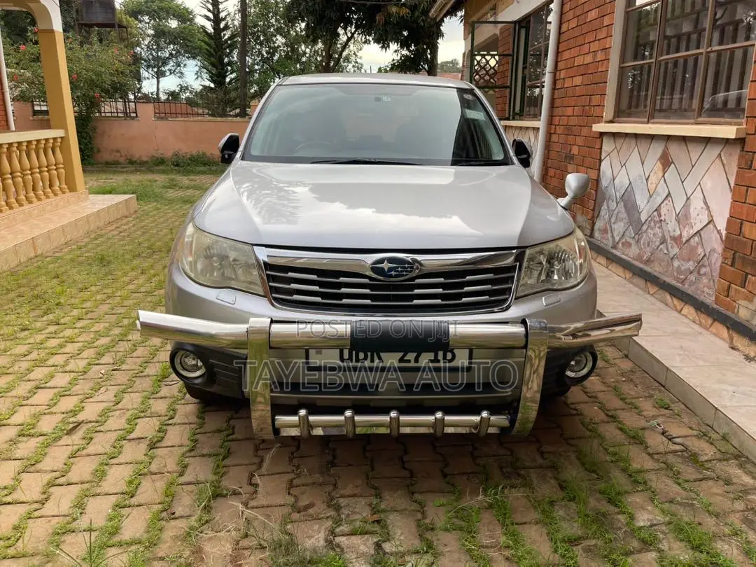 Subaru Forester 2010 Silver