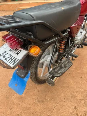 Bajaj Boxer 100 2026 Red
