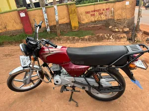 Bajaj Boxer 100 2026 Red