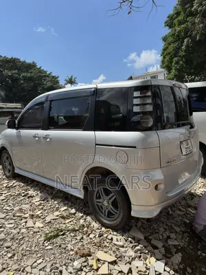 Toyota Sienta 2009 Silver