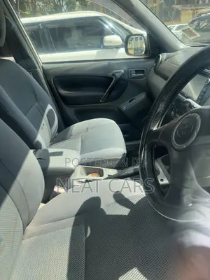 Toyota Sienta 2009 Silver