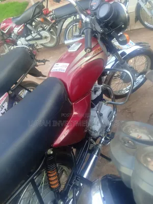 Bajaj Boxer 100 2026 Red