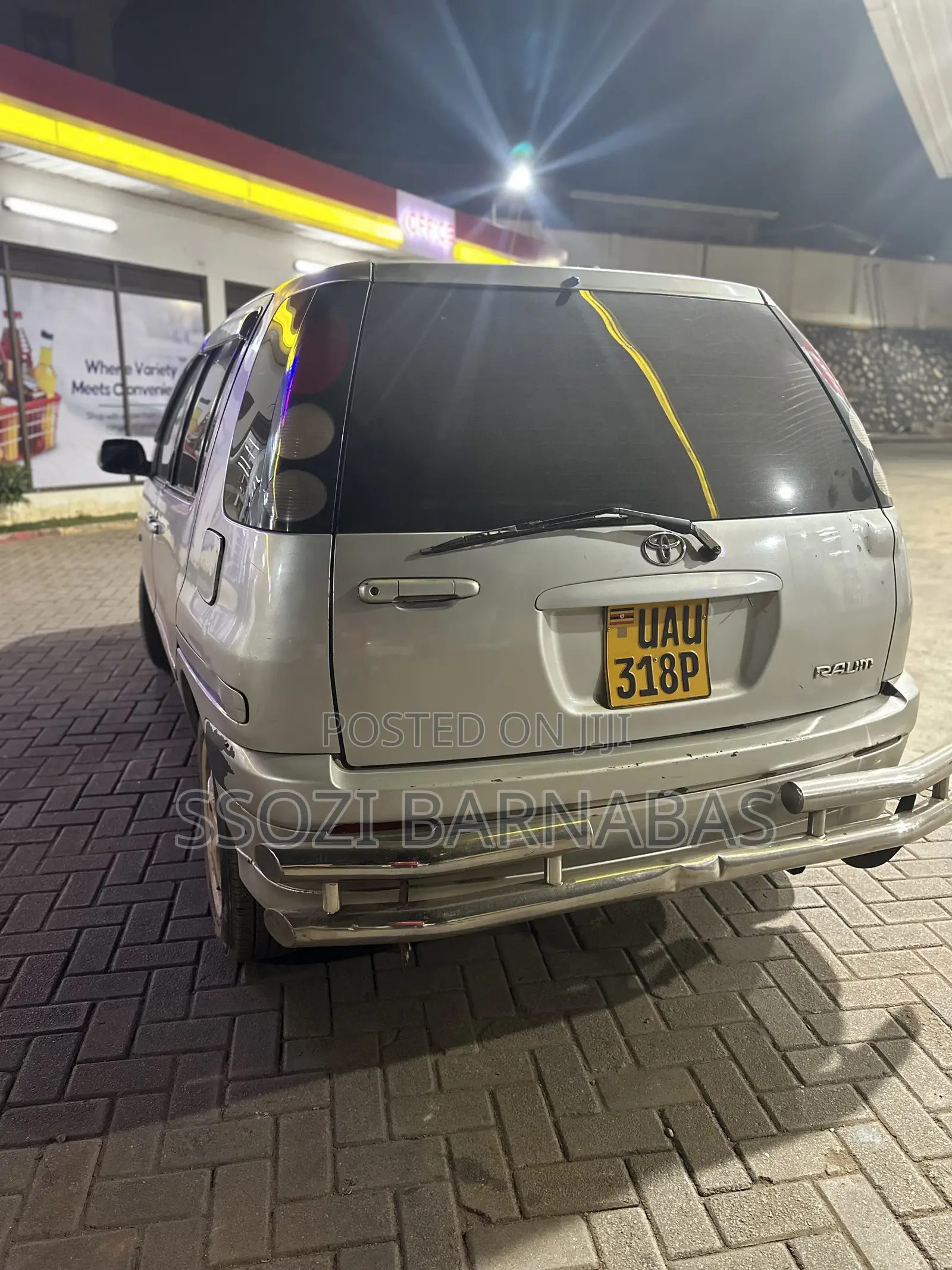 Toyota Raum 2000 Silver