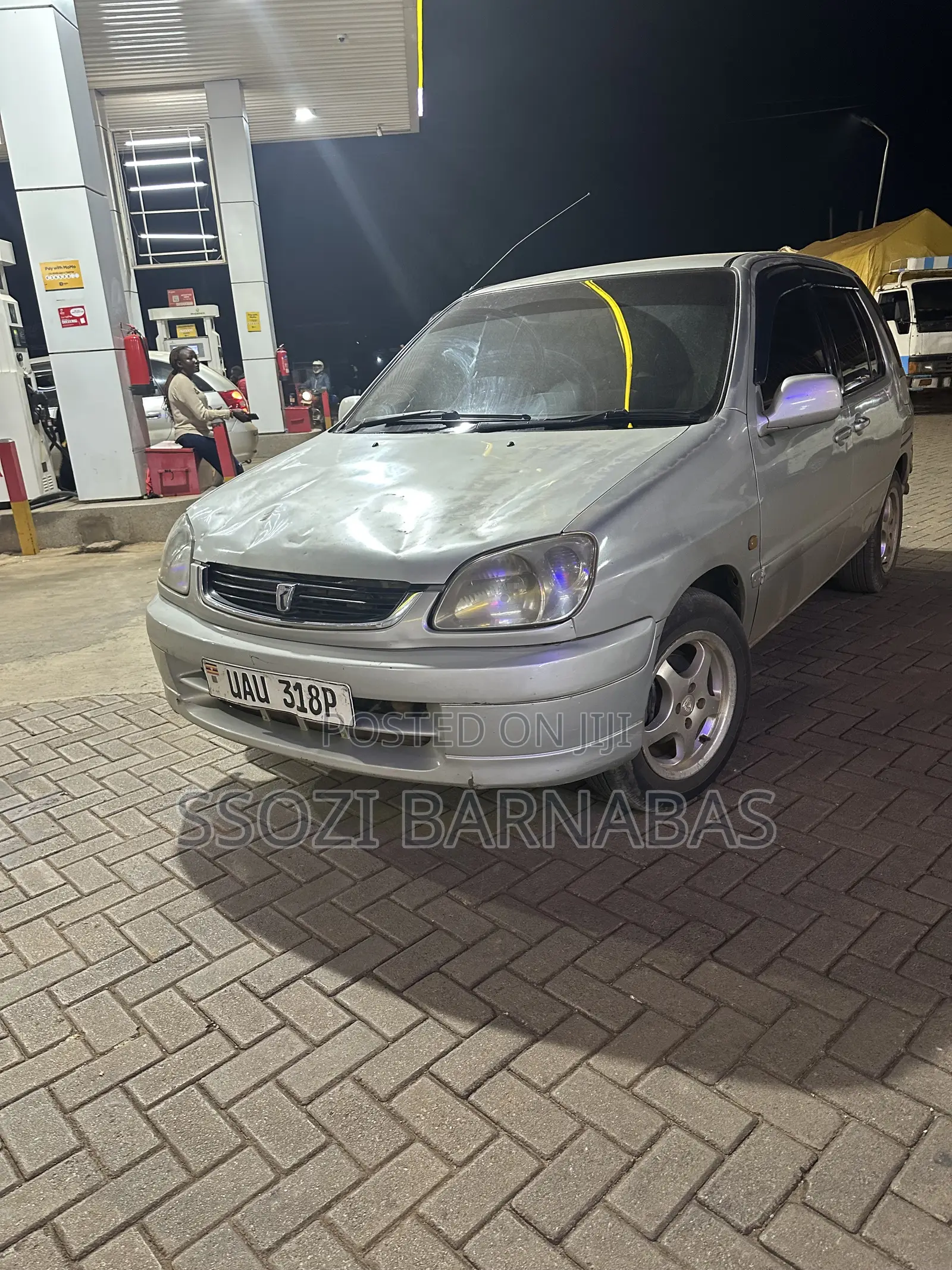 Toyota Raum 2000 Silver