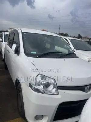 Toyota Sienta 1.5 FWD 2012 White