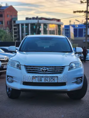 Toyota Vanguard 2010 White