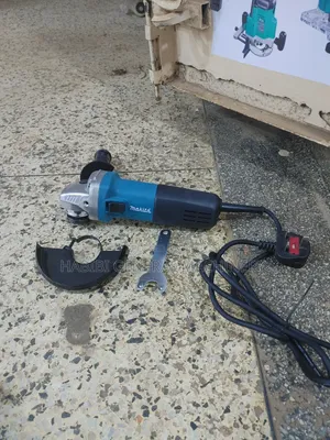 Makita 840w Baby Grinder