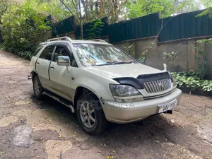 Toyota Harrier 2.2 16V 2002 White