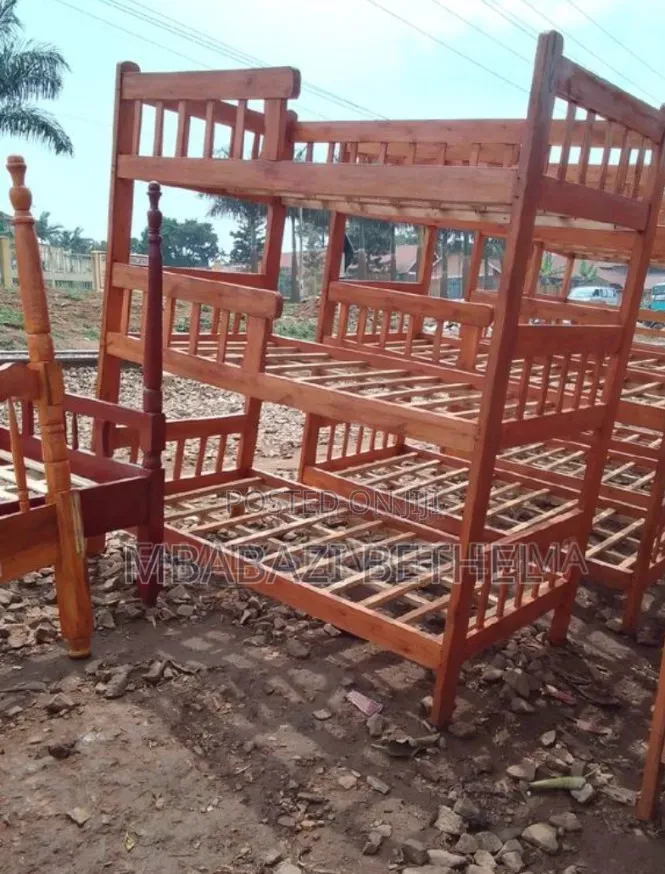 Triple Wooden 3by6 Decker Bed in Good Condition Available for Sale