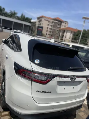 Toyota Harrier 2.0 2017 White