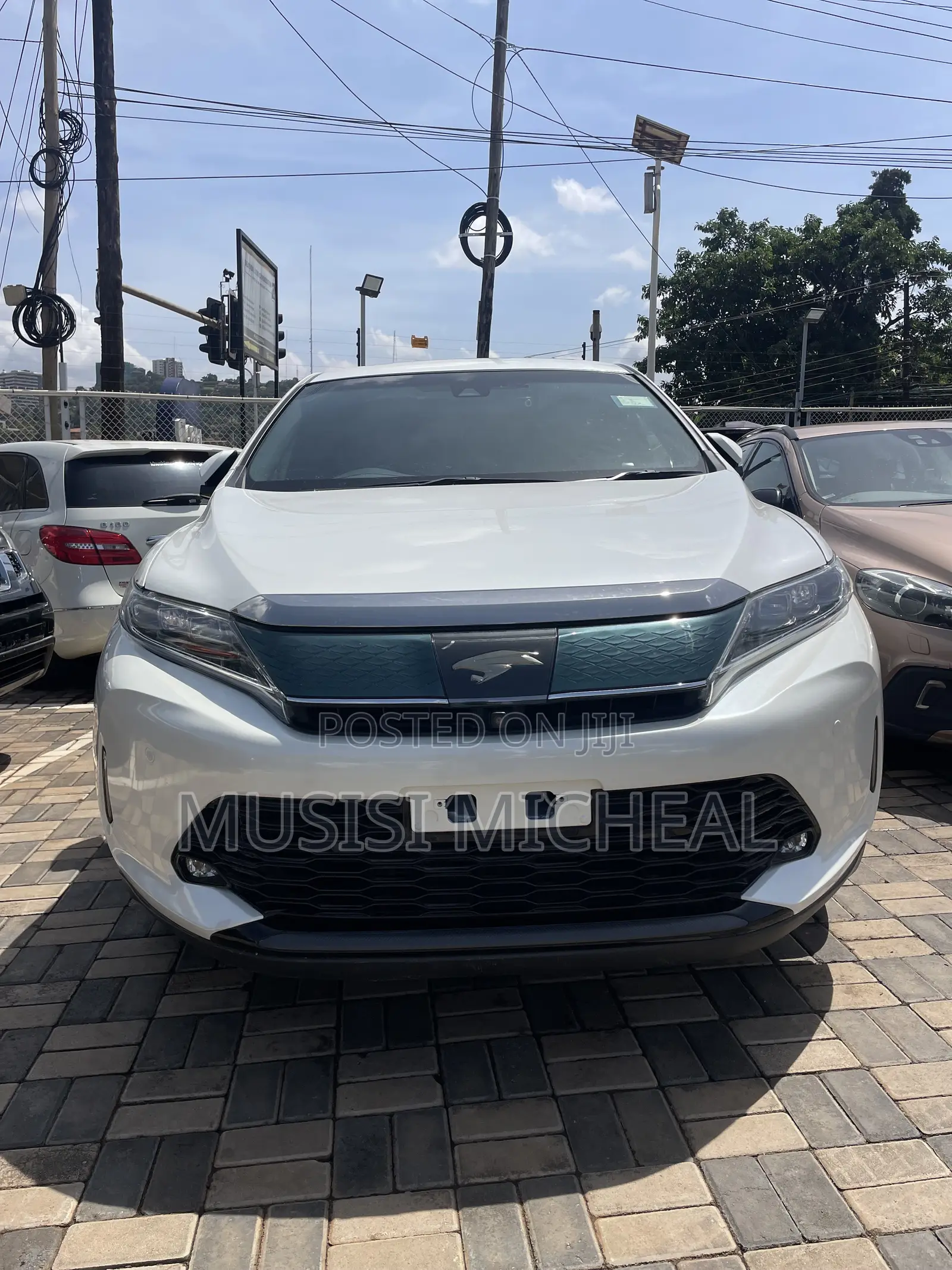Toyota Harrier 2.0 2017 White