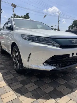 Toyota Harrier 2.0 2017 White
