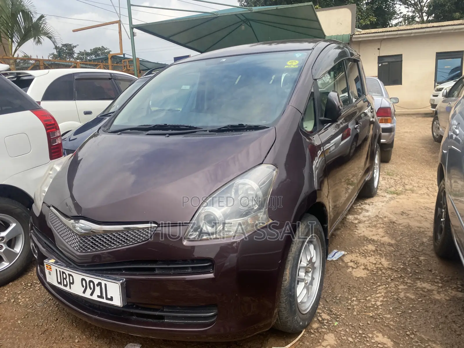 Toyota Ractis 2012 Purple