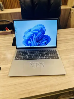 New Laptop Dell 8GB Intel Core i5 SSD 256GB