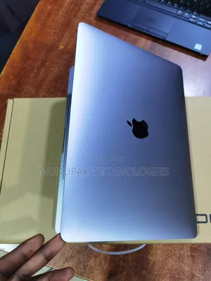 Laptop Apple MacBook Pro 2017 16GB Intel Core i7 SSD 256GB