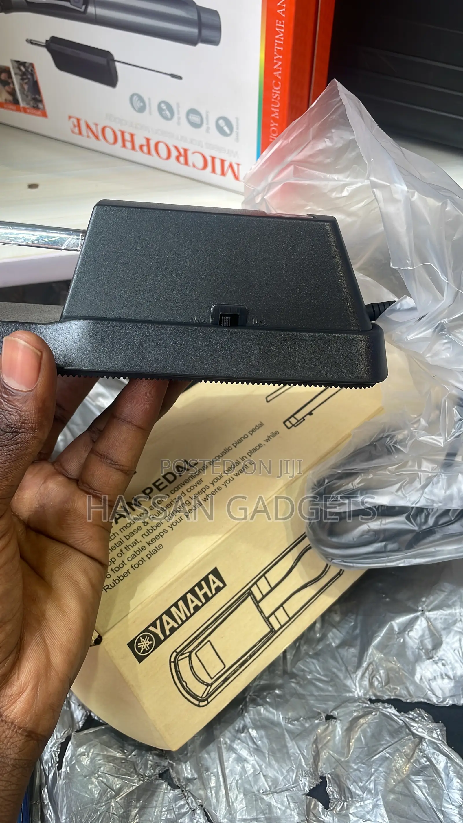 Sustain Pedal Keyboard Piano