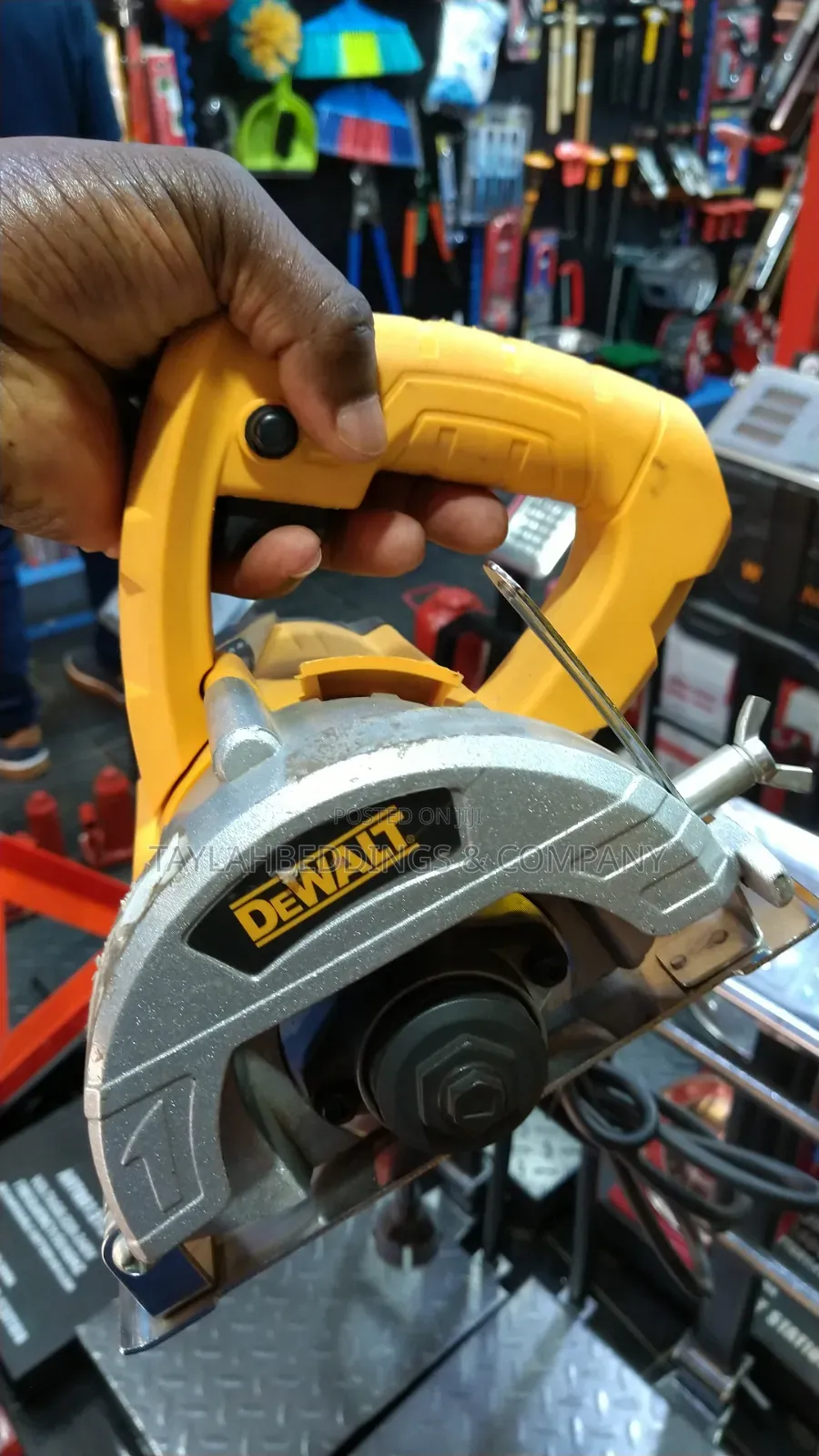 Dewalt Industrial Marble Tile Cutter 125mm 1250w