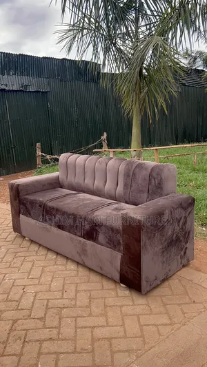 Brown Sofa / 3 Seaters