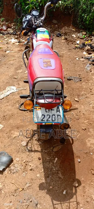 Bajaj Boxer 100 2022 Red