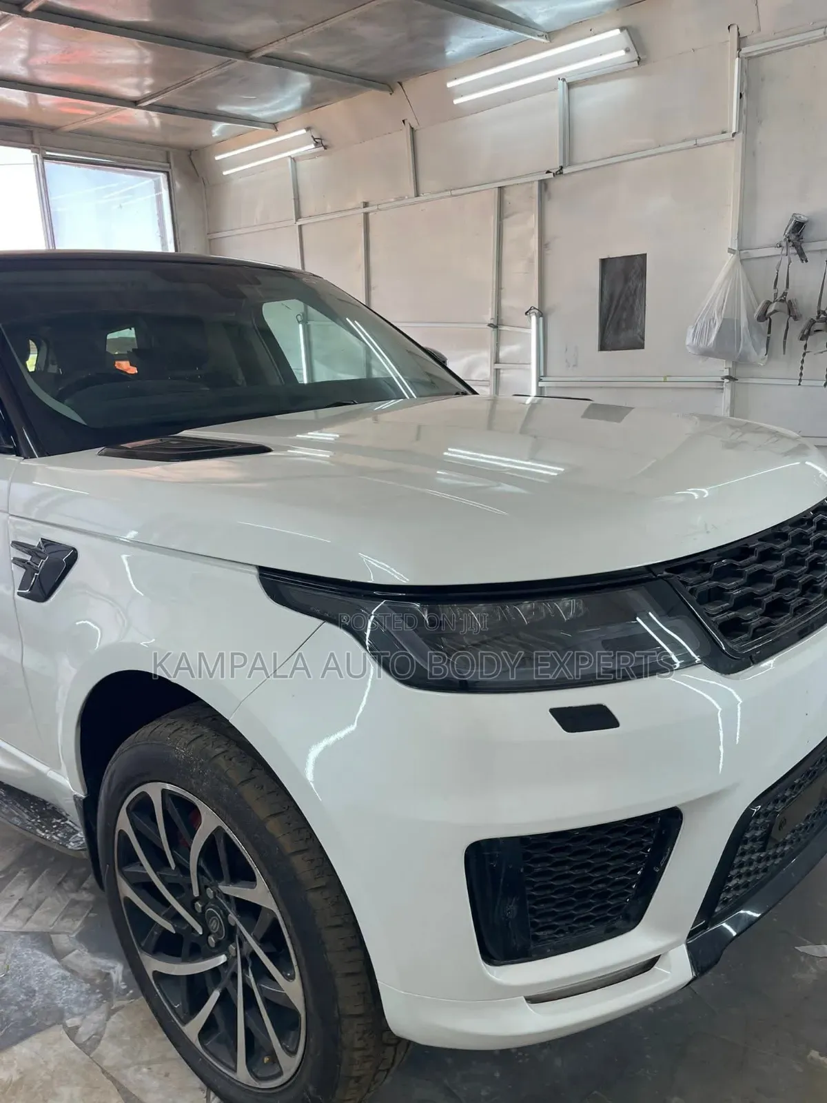Professional White Car Repainting