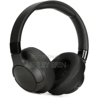 JBL Tune 520c Wired on-Ear Headphones in Black.