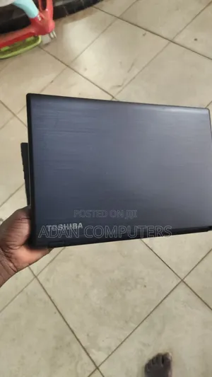 Laptop Toshiba Satellite A500 4GB Intel Celeron HDD+SSD 500GB