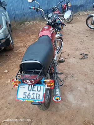 Bajaj Boxer 100 2022 Red