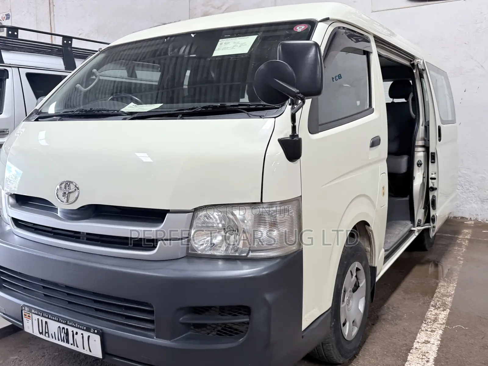 Toyota HiAce 2011 Beige
