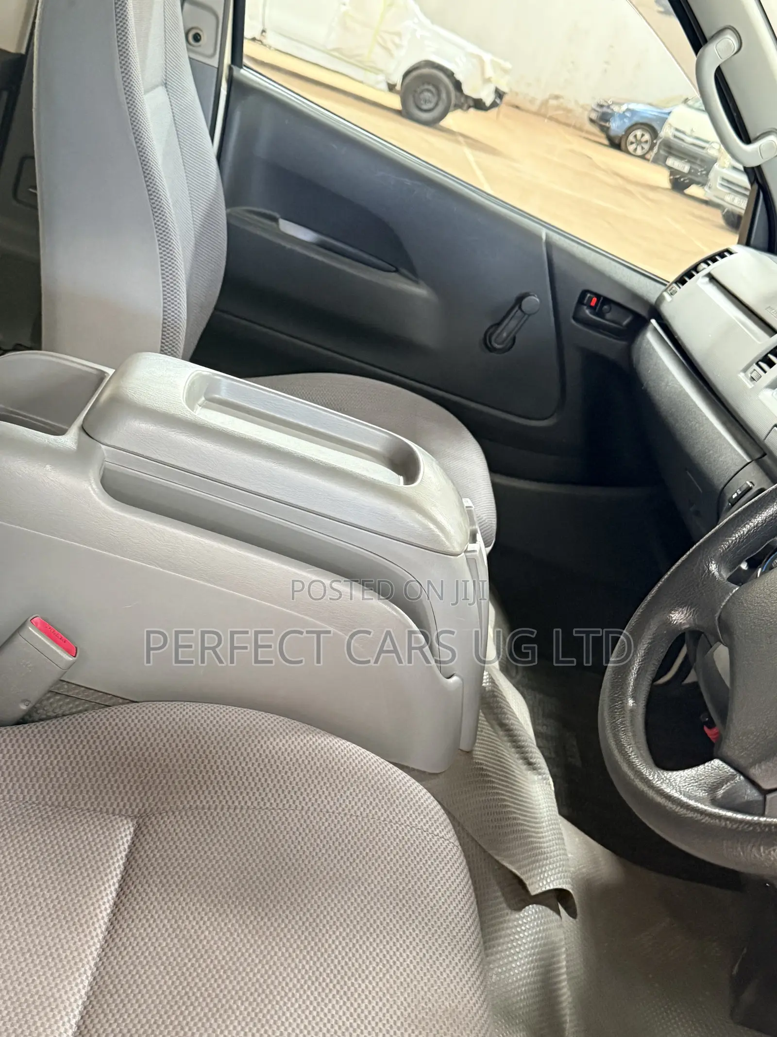 Toyota HiAce 2011 Beige