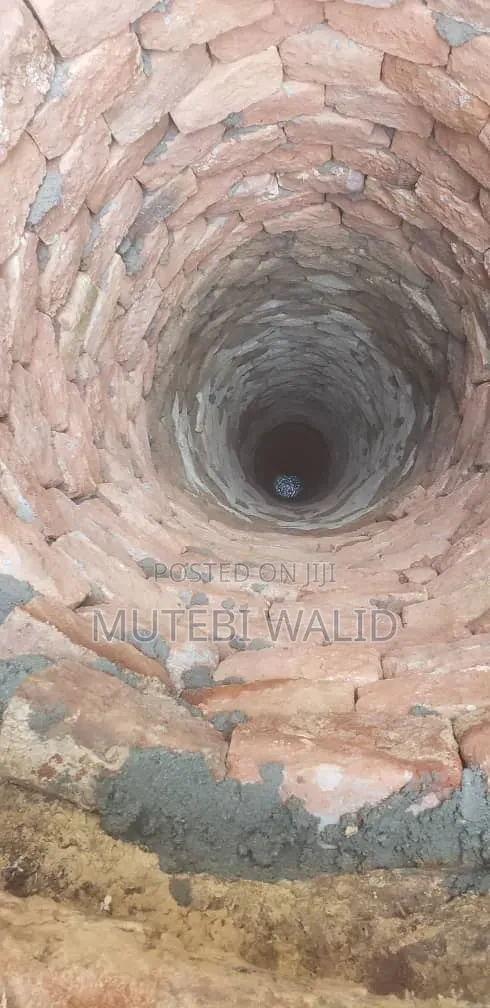 Shallow Wall Construction Pure Water From the Source
