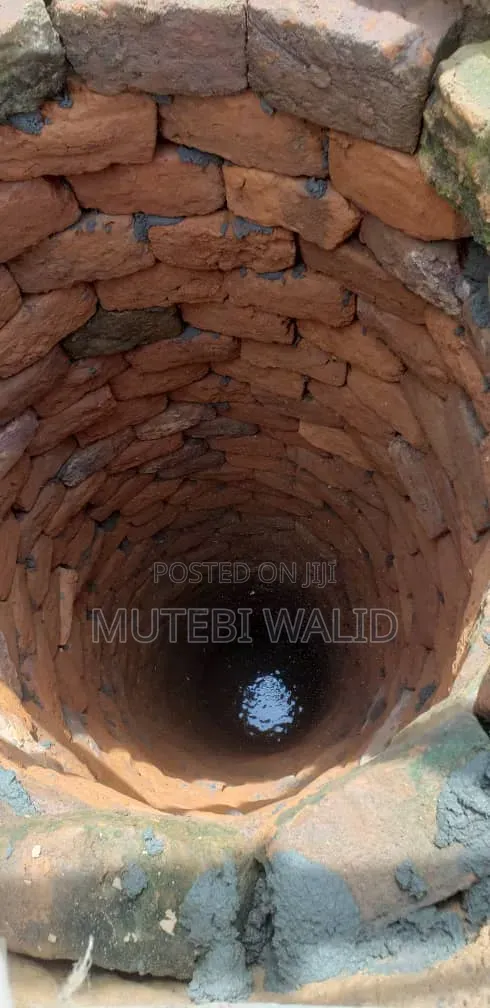 Shallow Wall Construction Pure Water From the Source