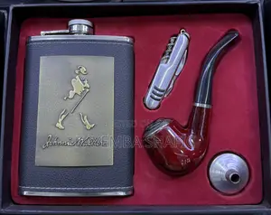 Johnnie Walker Premium Hip Flask Smoking Pipe Gift Set