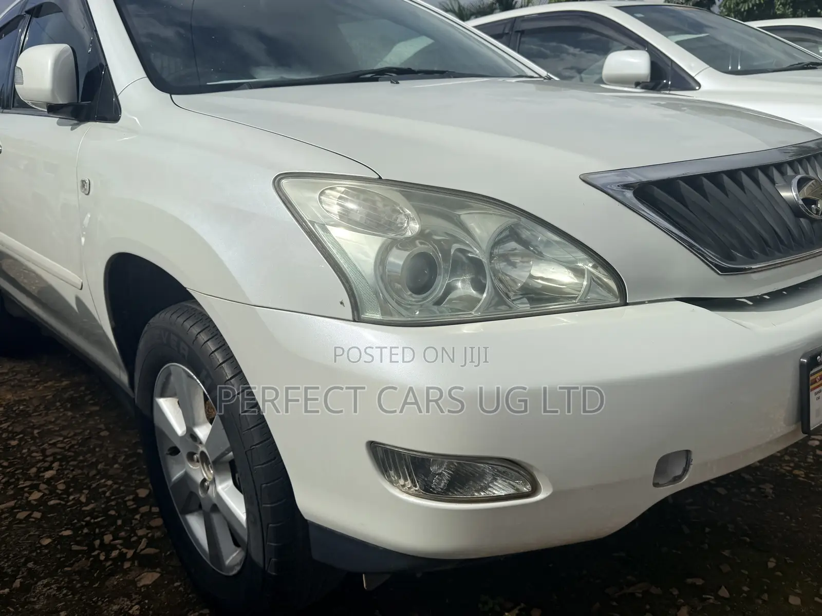 Toyota Harrier 2.4 2012 Off white