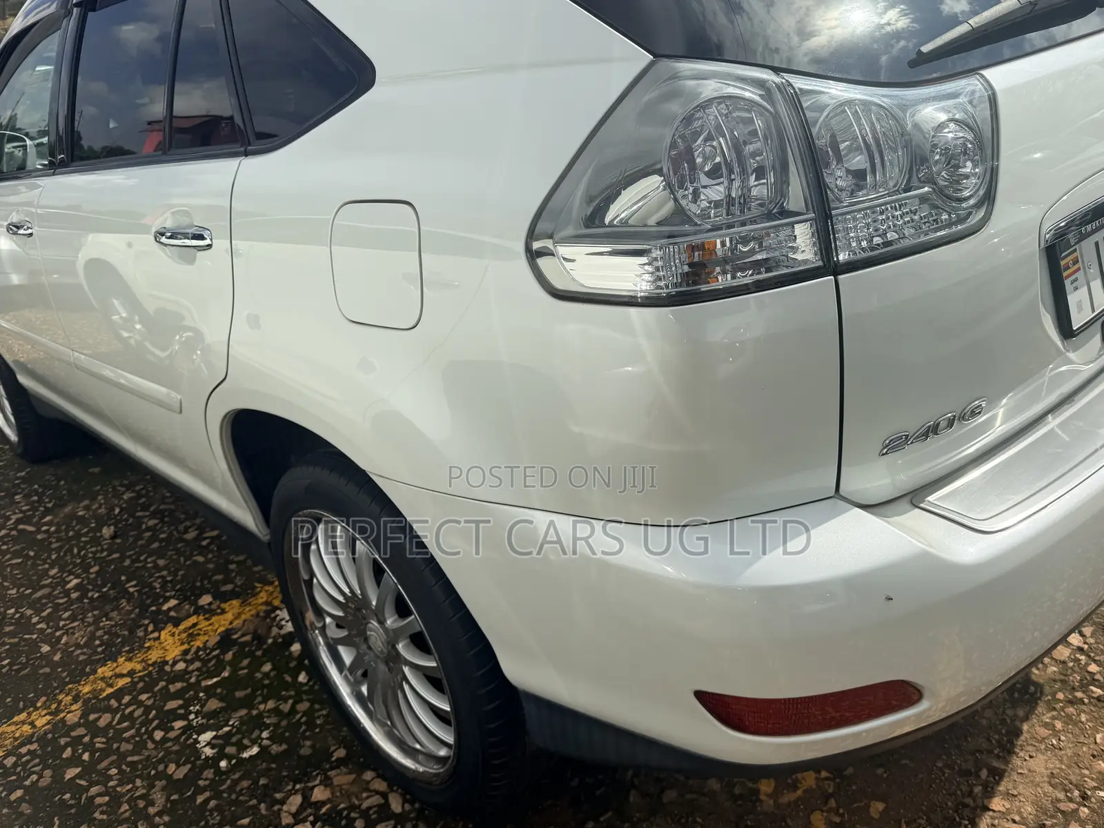 Toyota Harrier 2.4 2012 Off white